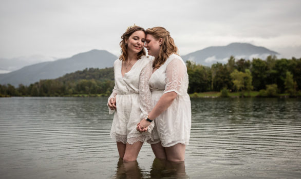 Mariage de Laura & Mathilde : un elopement sur l'eau !